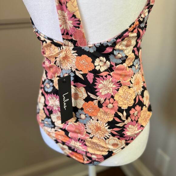 NWT Lulus Floral Bodysuit Size M Super Soft -K0206 - Picture 5 of 7
